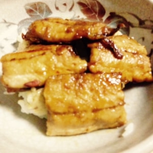 秋の味覚！梅シソご飯で”さんまの蒲焼き丼”